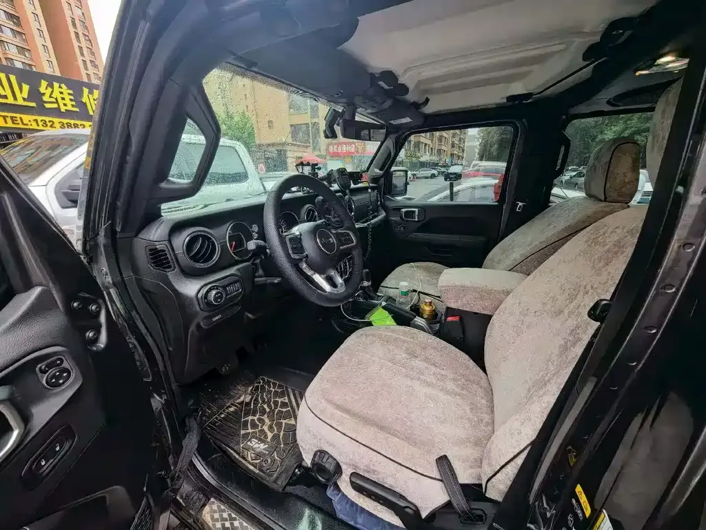 Jeep Gladiator 2023 из CN, фото 4