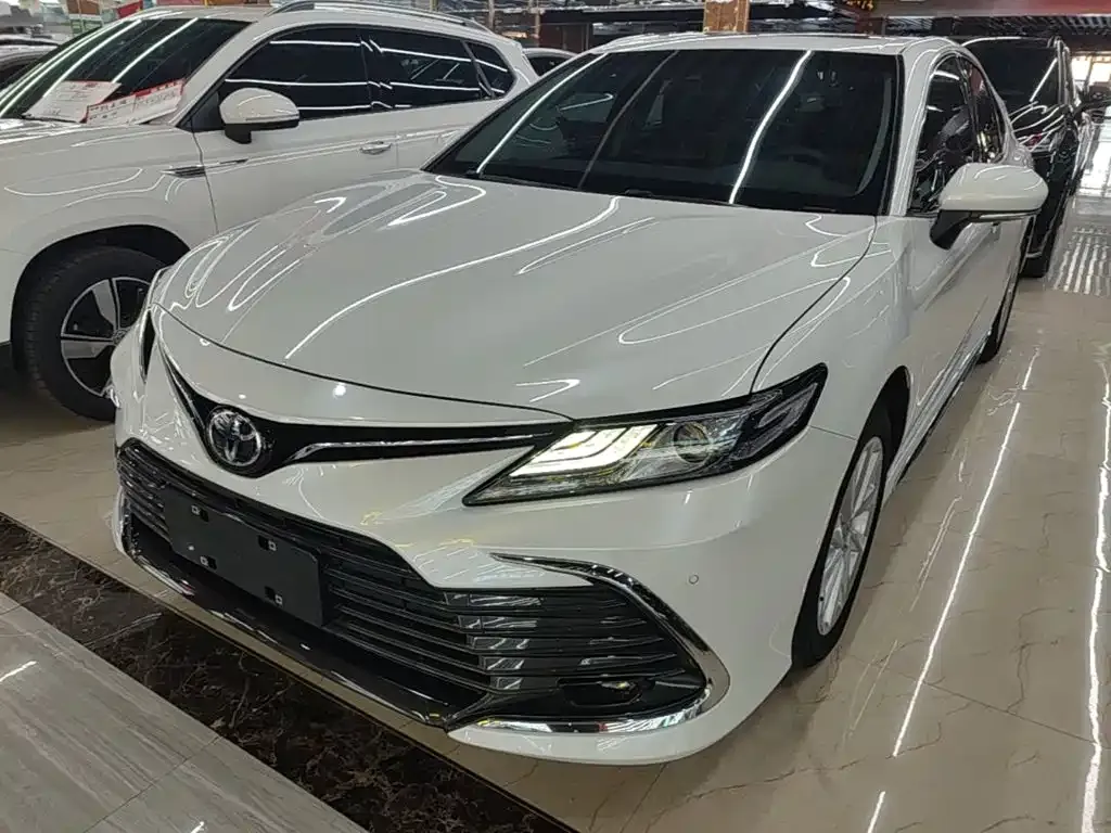 Toyota Camry — фото 9