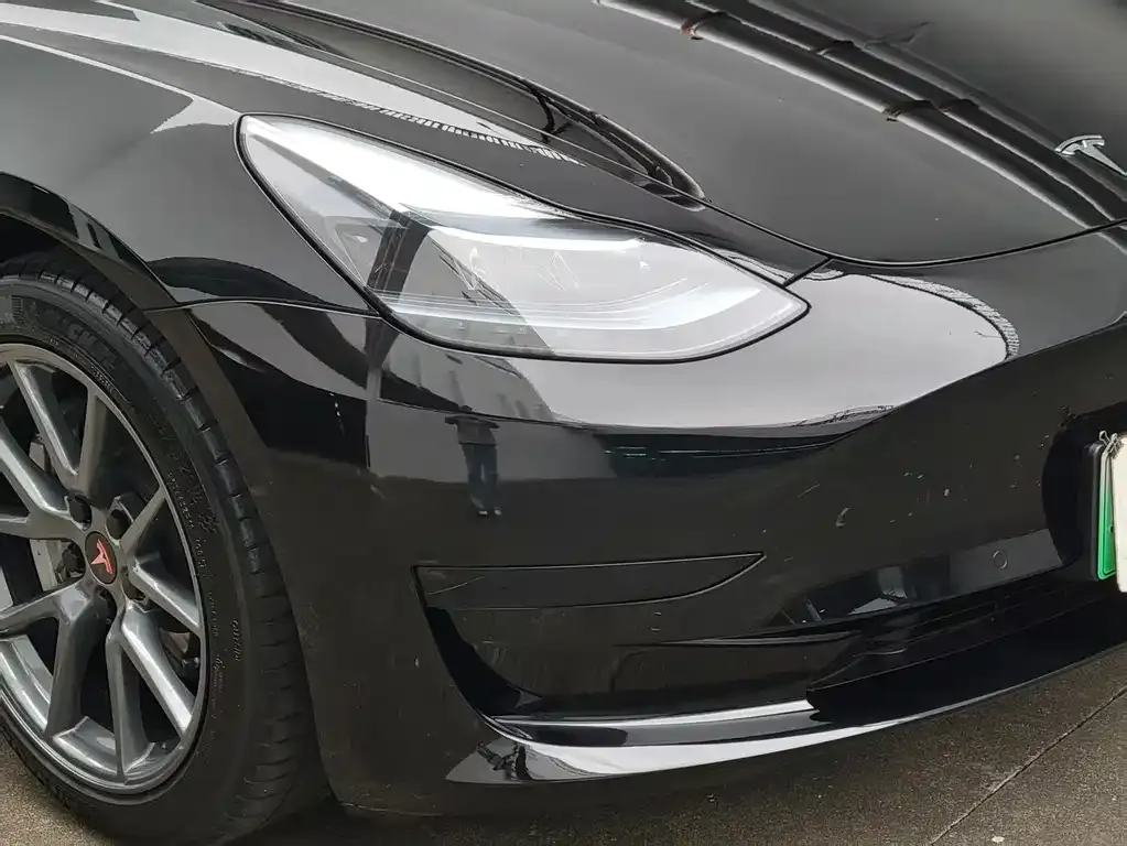 Tesla Model 3 — фото 4