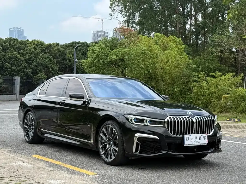 BMW 7 Series — фото 10