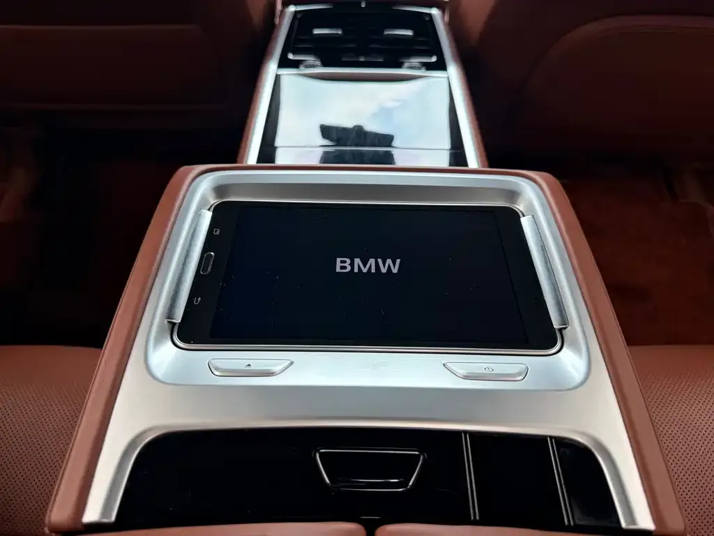 BMW 7 Series — фото 2