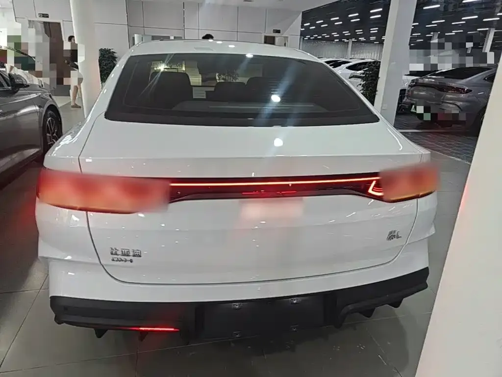 BYD Qin L — фото 2