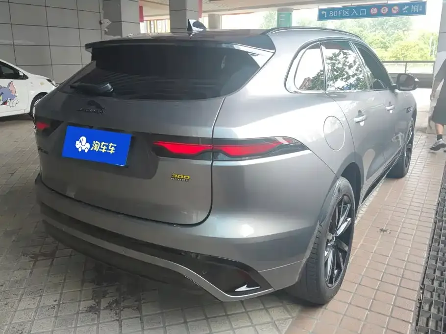 Jaguar F-PACE — фото 10