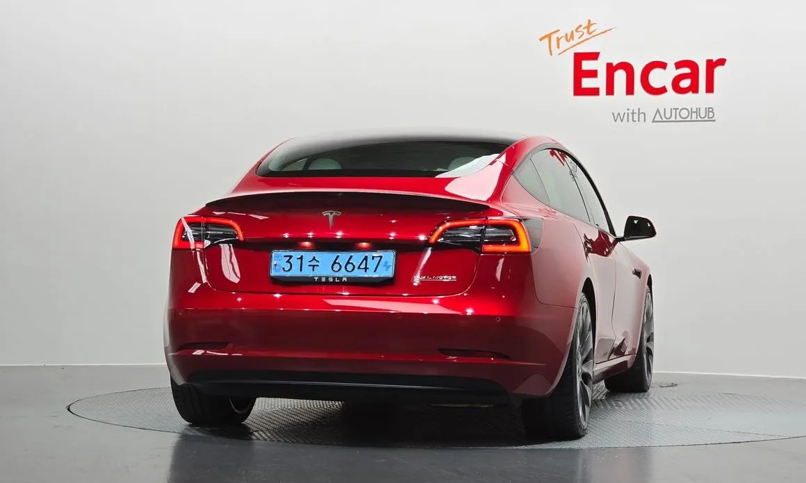 Tesla Model 3 — фото 3