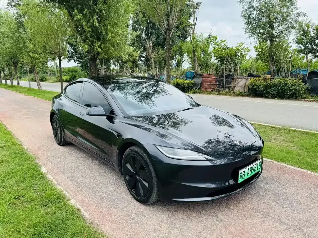 Tesla Model 3 — фото 9