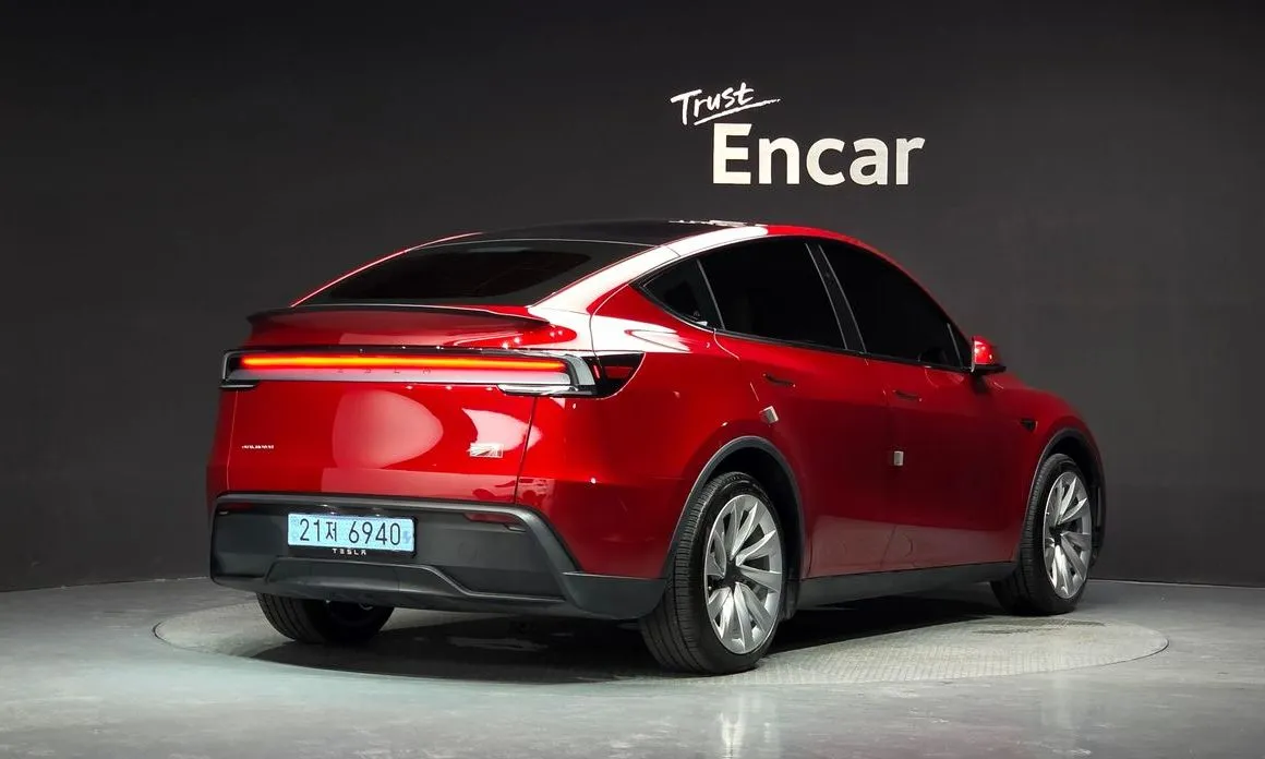 Tesla Model Y — фото 2