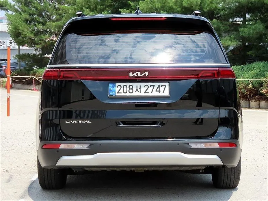Kia Carnival — фото 4