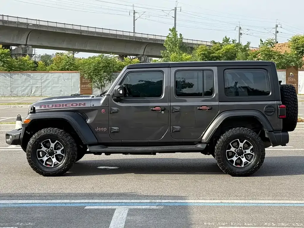 Jeep Wrangler — фото 9