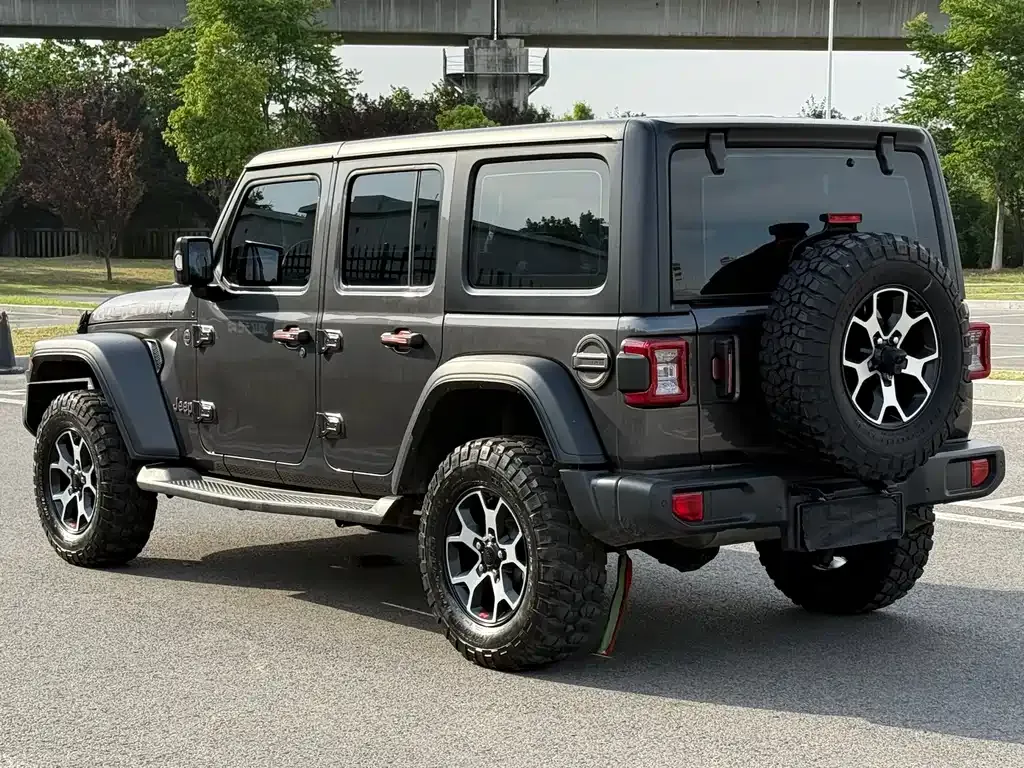 Jeep Wrangler — фото 4