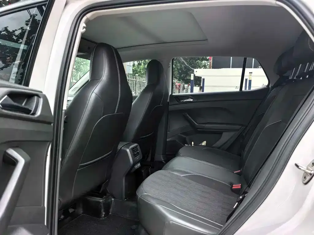 Volkswagen T-Cross — фото 4