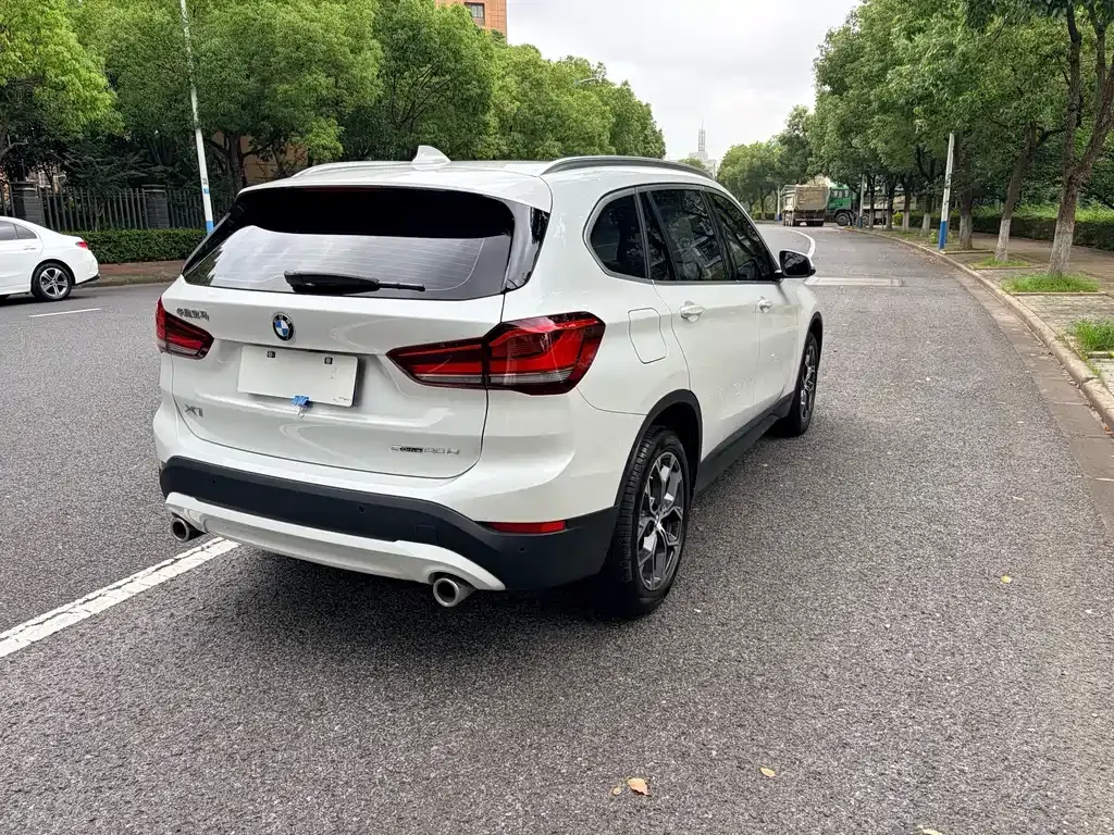 BMW X1 — фото 5