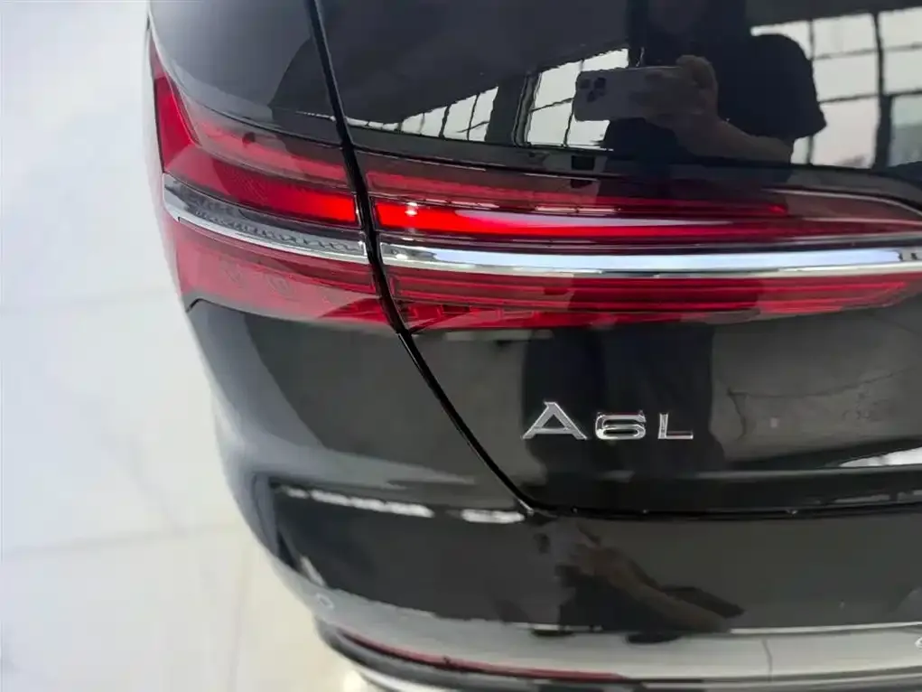 Audi A6L — фото 2