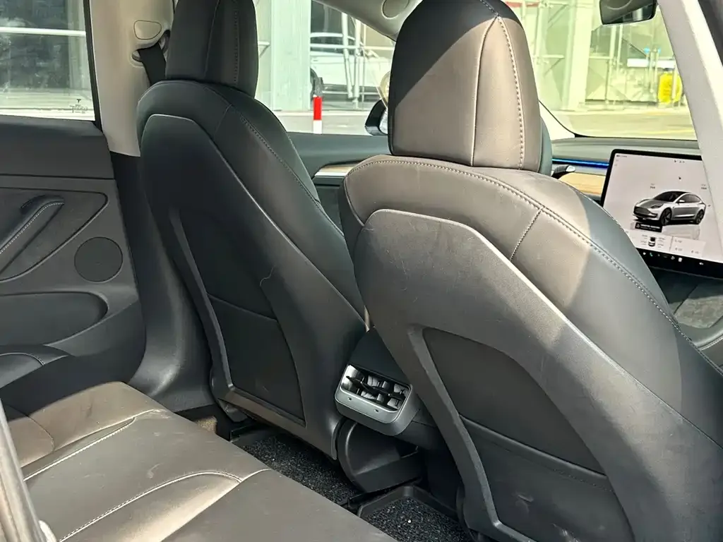 Tesla Model 3 — фото 6