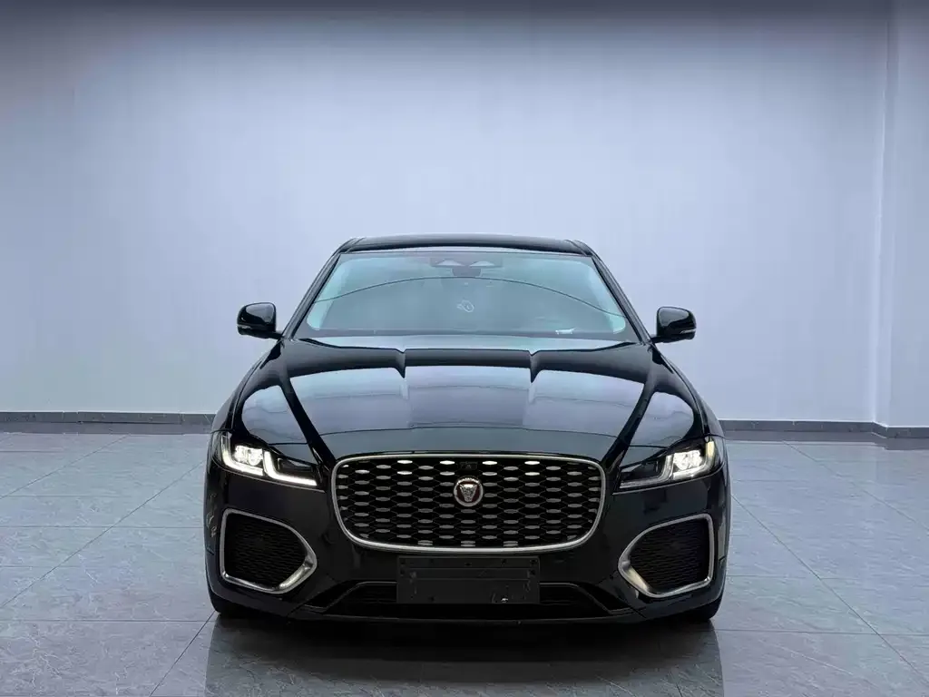 Jaguar XFL — фото 2