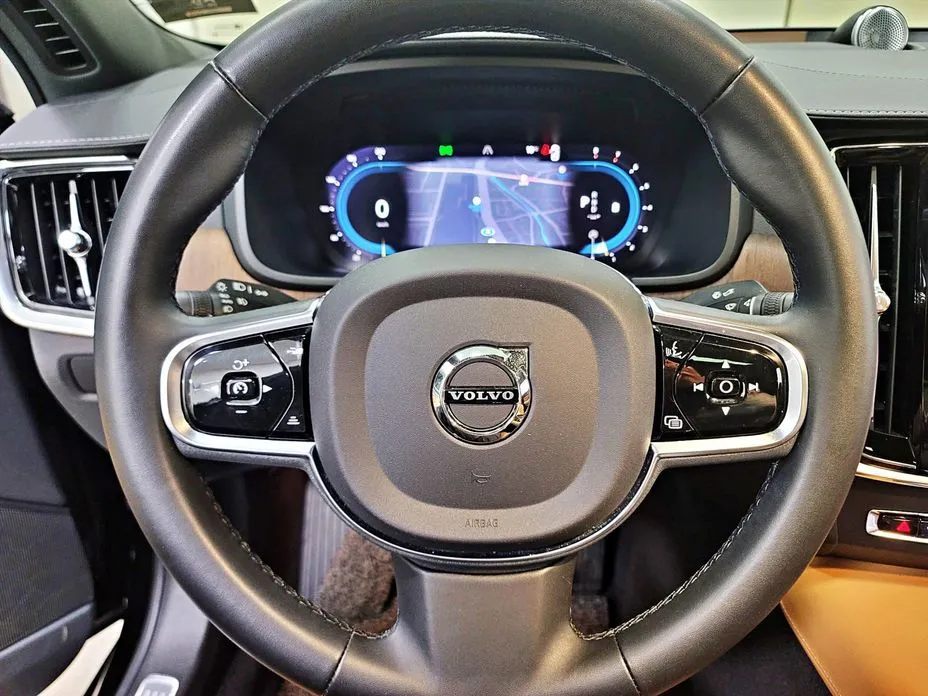 Volvo S90 2023 из KR, фото 6