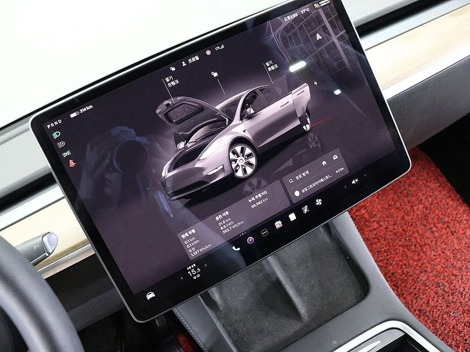 Tesla Model Y — фото 5