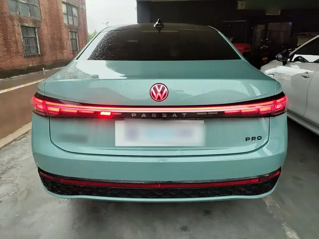 Volkswagen Passat — фото 7