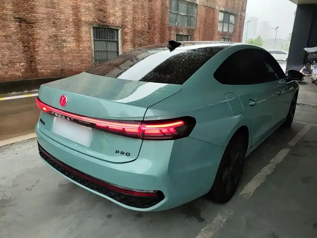 Volkswagen Passat — фото 10