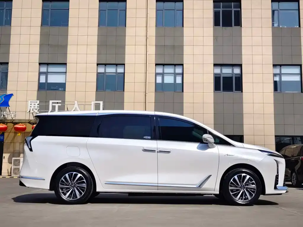 Buick GL8 Hybrid — фото 8