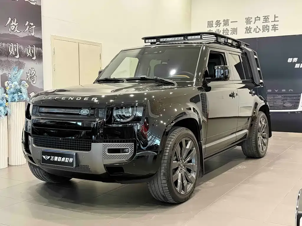 Land Rover Defender — фото 1