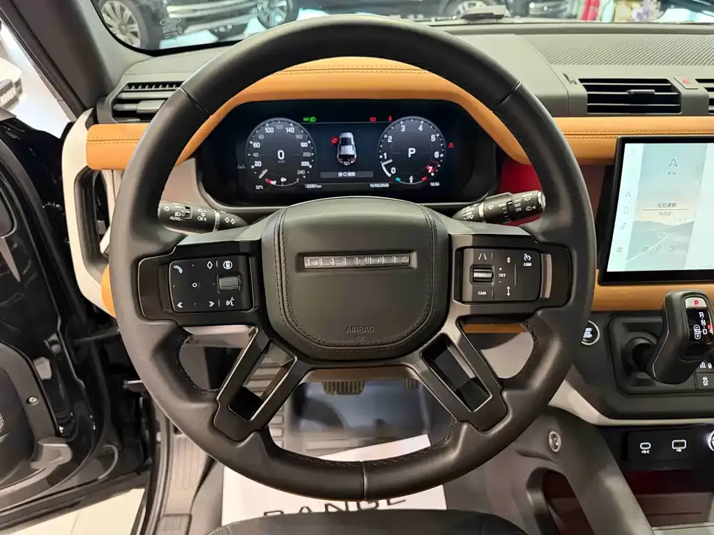 Land Rover Defender — фото 10