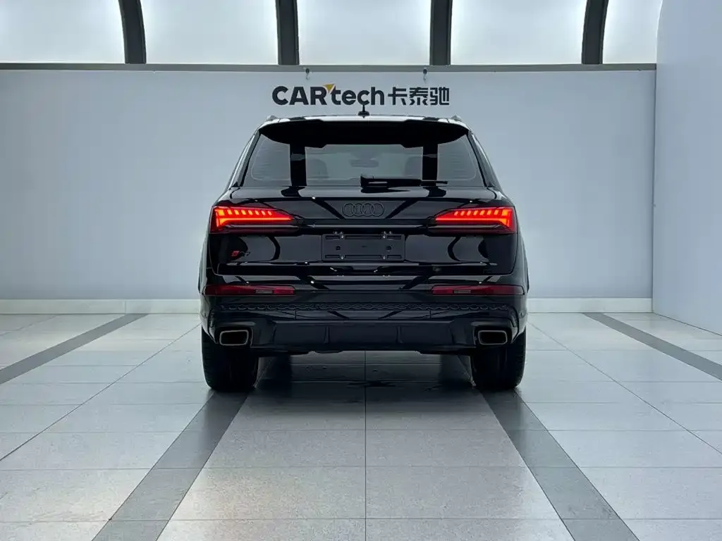 Audi Q7 — фото 6