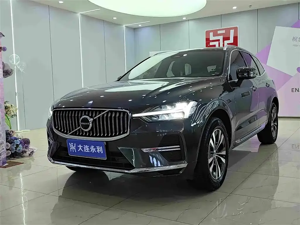 Volvo XC60 — фото 1