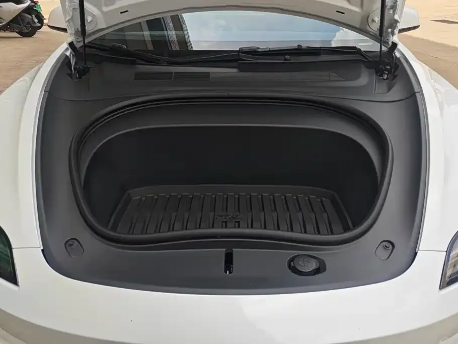 Tesla Model 3 — фото 8