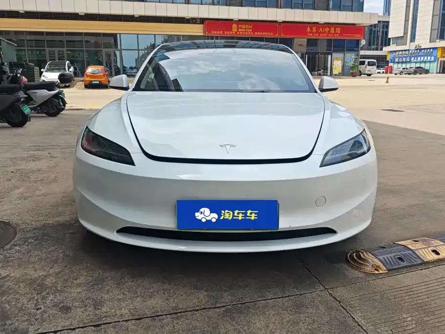 Tesla Model 3 — фото 9