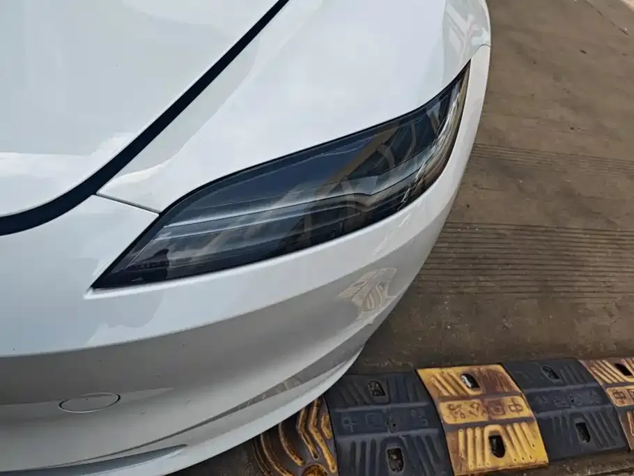 Tesla Model 3 — фото 4