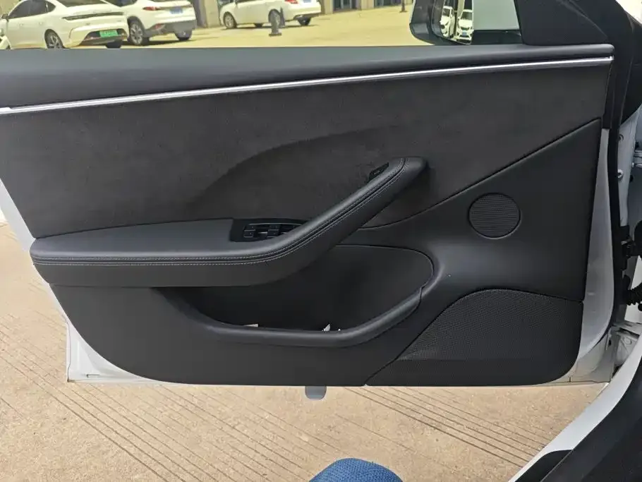 Tesla Model 3 — фото 10