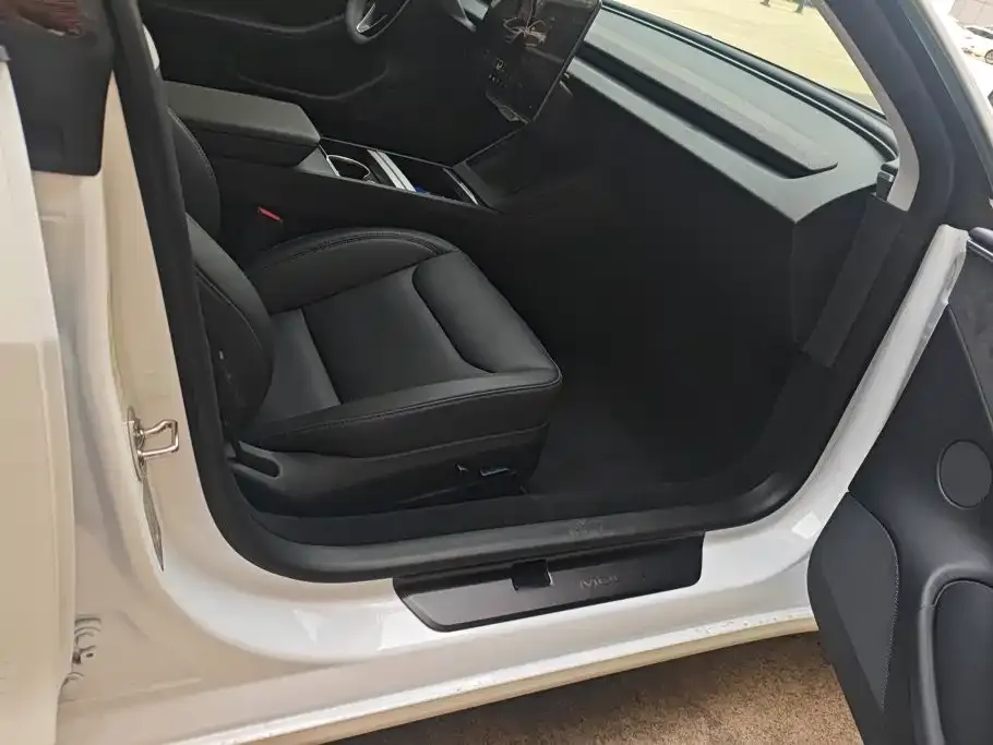 Tesla Model 3 — фото 3
