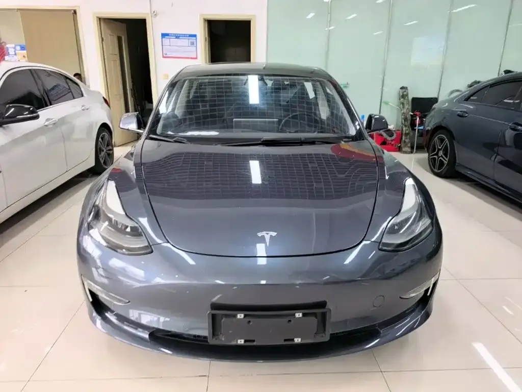 Tesla Model 3 — фото 8