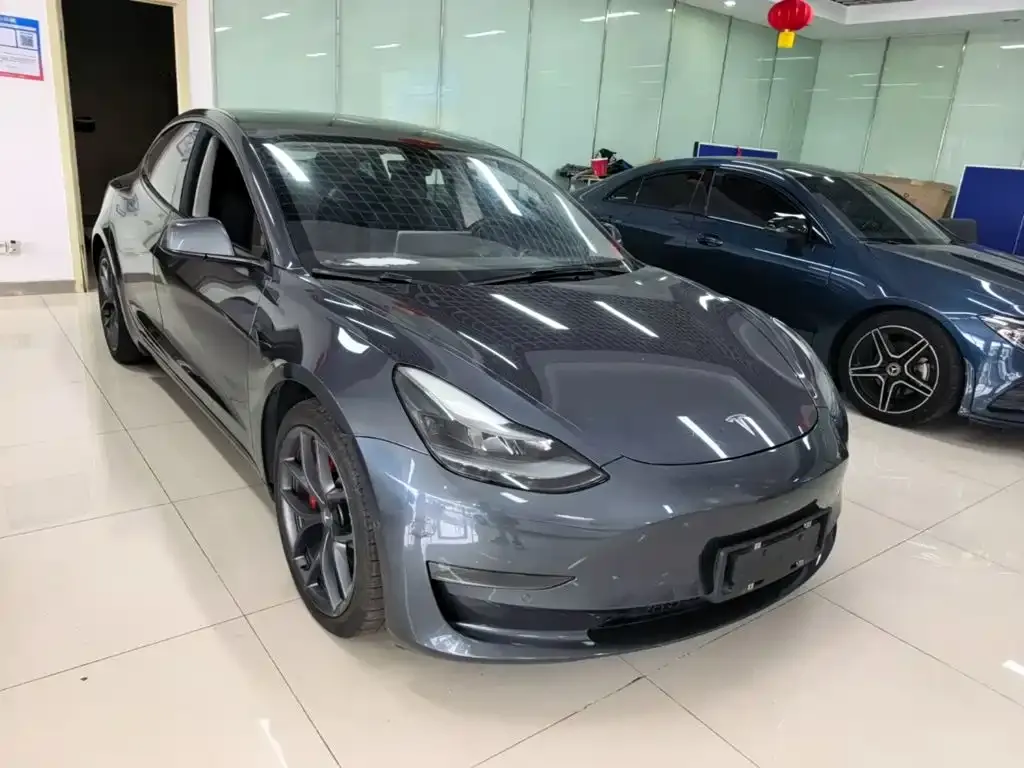 Tesla Model 3 — фото 9