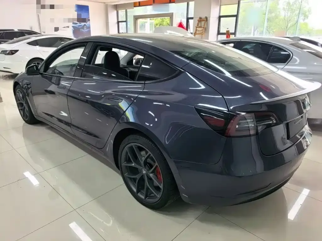 Tesla Model 3 — фото 6