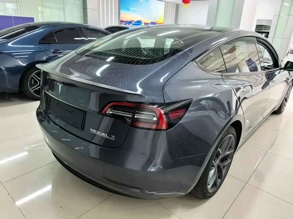 Tesla Model 3 — фото 10