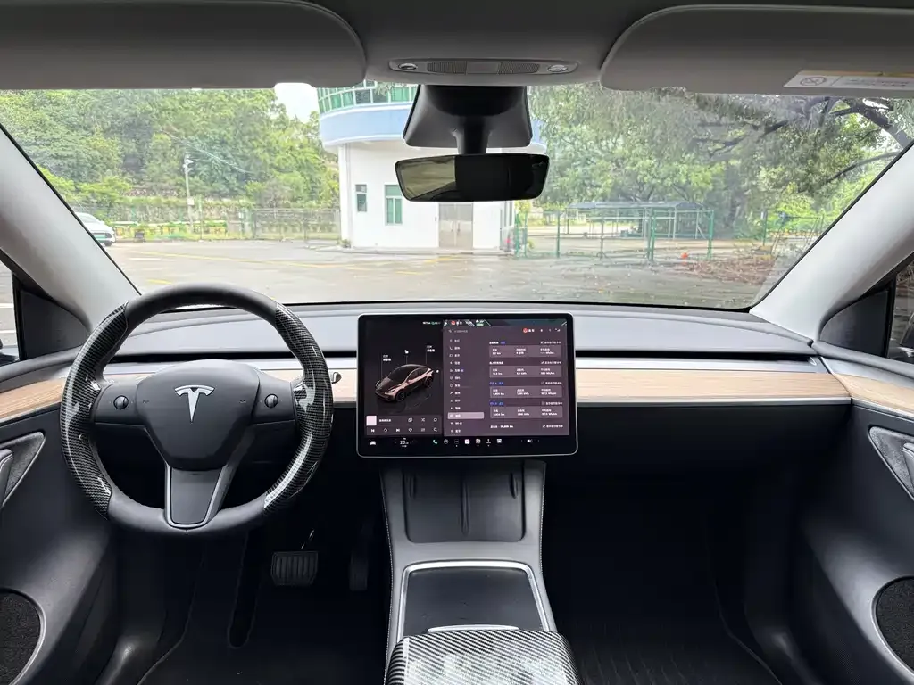 Tesla Model Y — фото 5