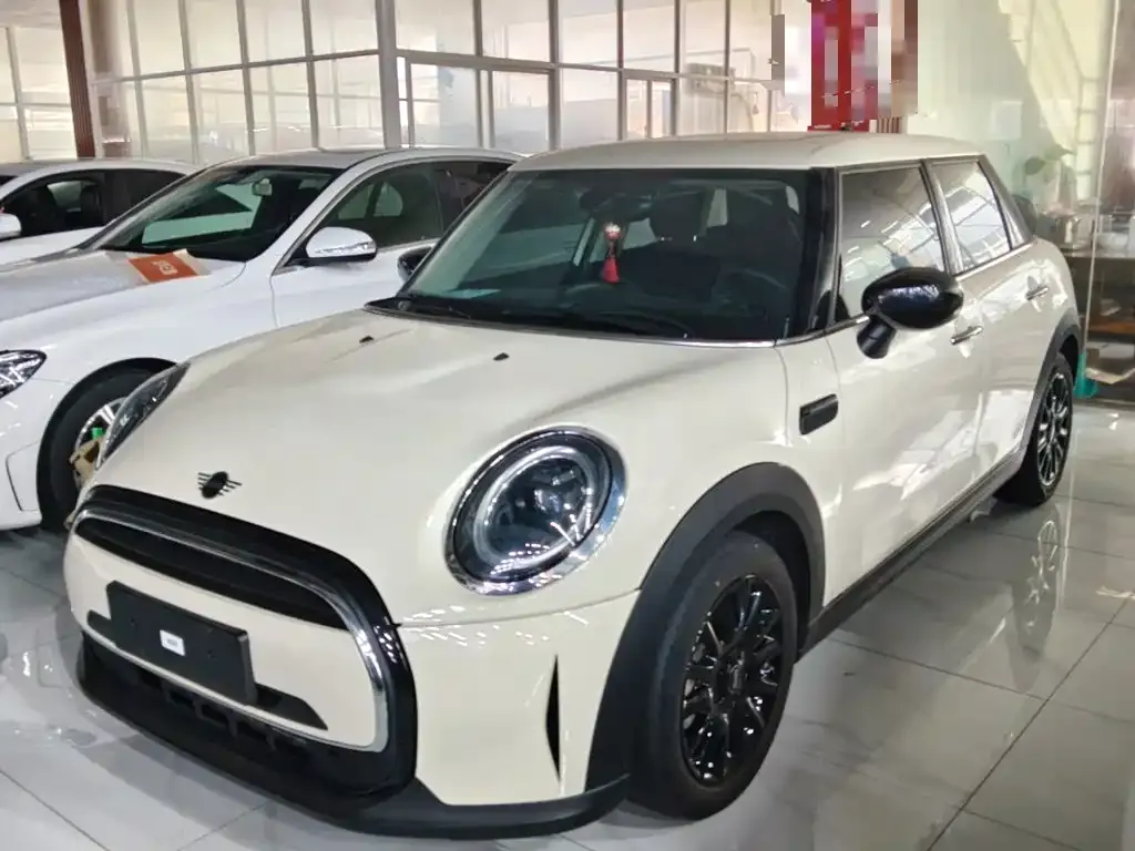 MINI Cooper (3-door) — фото 1