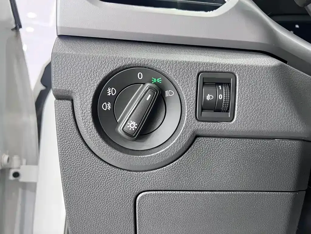 Volkswagen T-Cross — фото 8