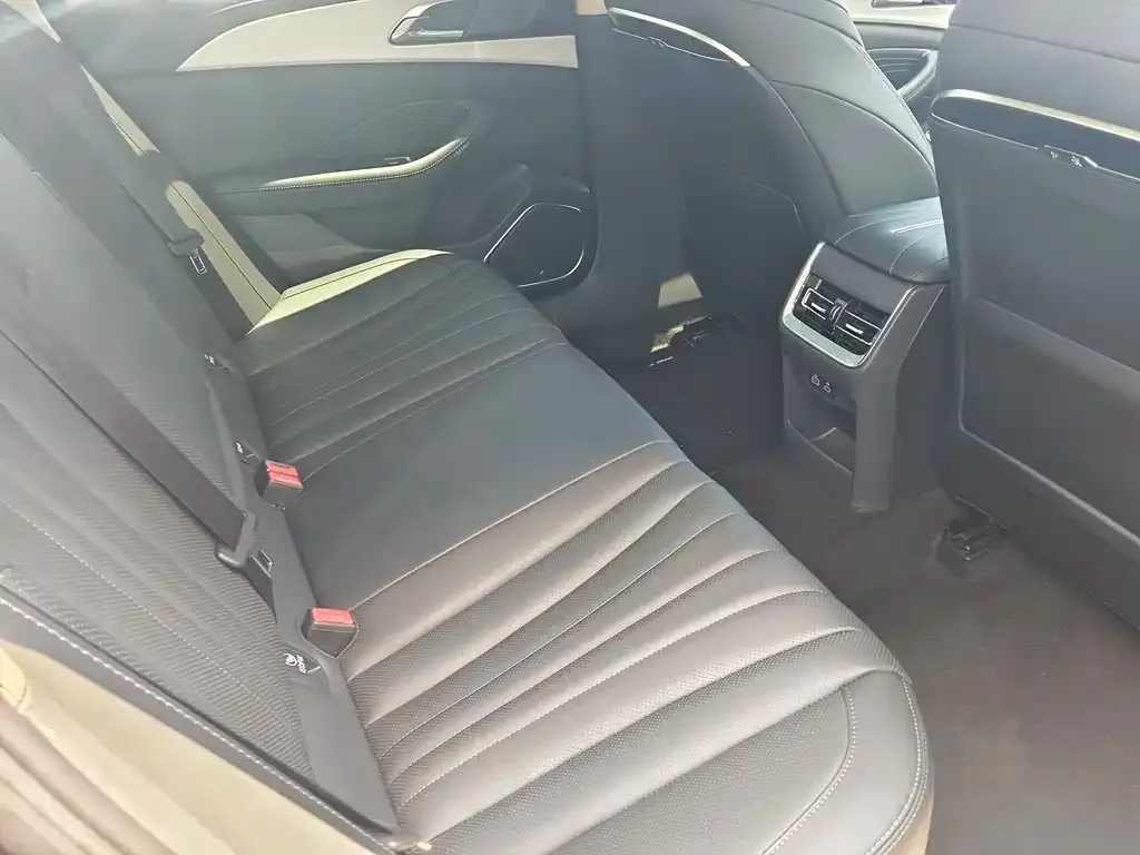 Hongqi H5 2024 из CN, фото 3