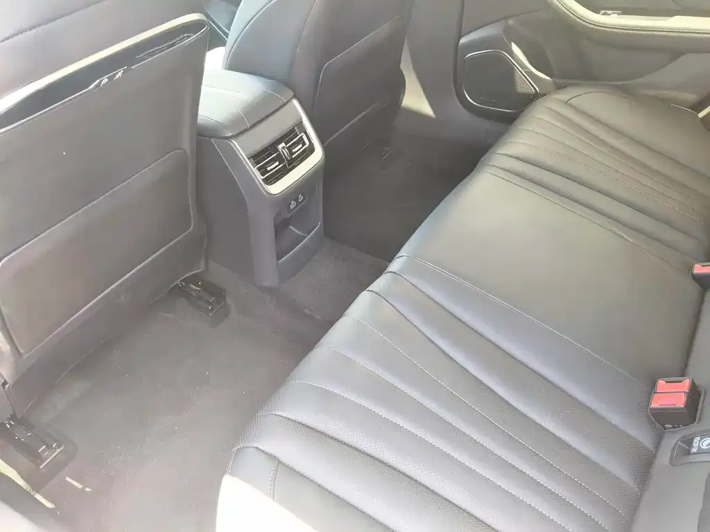 Hongqi H5 2024 из CN, фото 2
