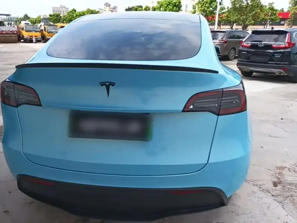 Tesla Model Y — фото 6