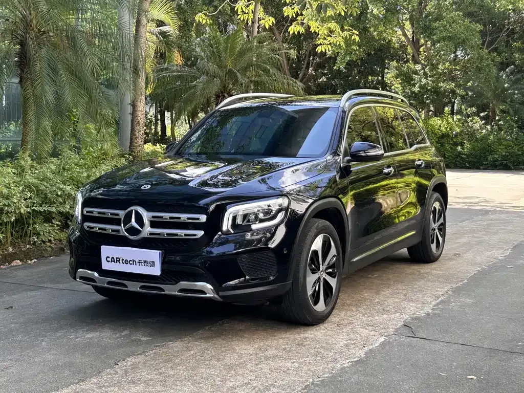 Mercedes-Benz GLB — фото 1
