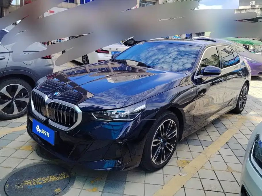 BMW 5 Series — фото 1