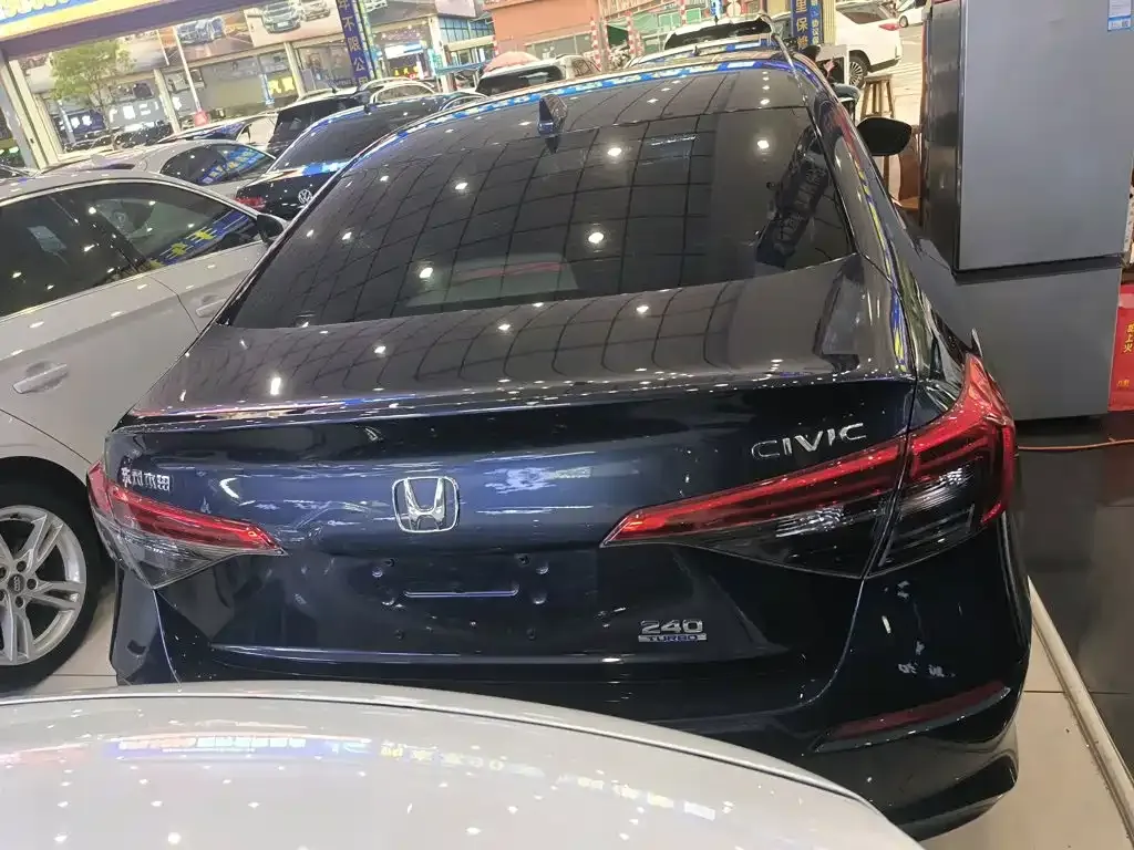 Honda Civic — фото 10