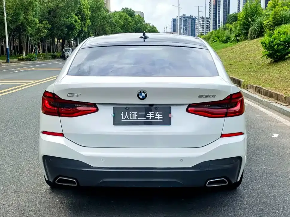 BMW 6 Series GT — фото 10