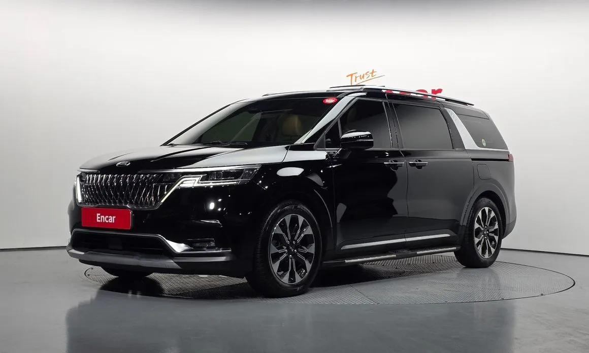 Kia Carnival — фото 1
