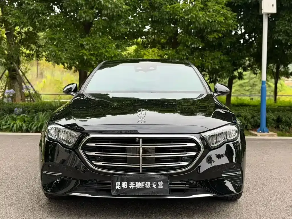 Mercedes-Benz E-Class — фото 7