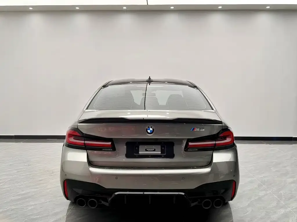 BMW M5 — фото 4
