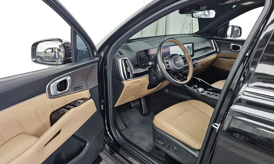 Kia Sorento — фото 8